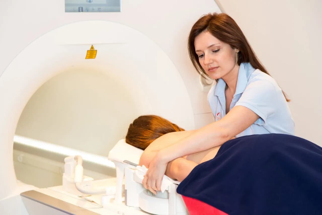 Ile wcześniej można zrobić badanie kreatyniny przed rezonansem, aby uniknąć ryzyka?